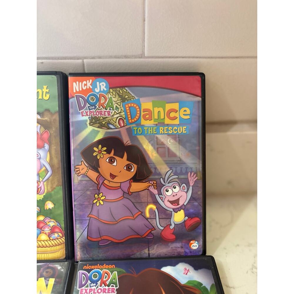 Dora DVD bundle - Picture 5 of 9